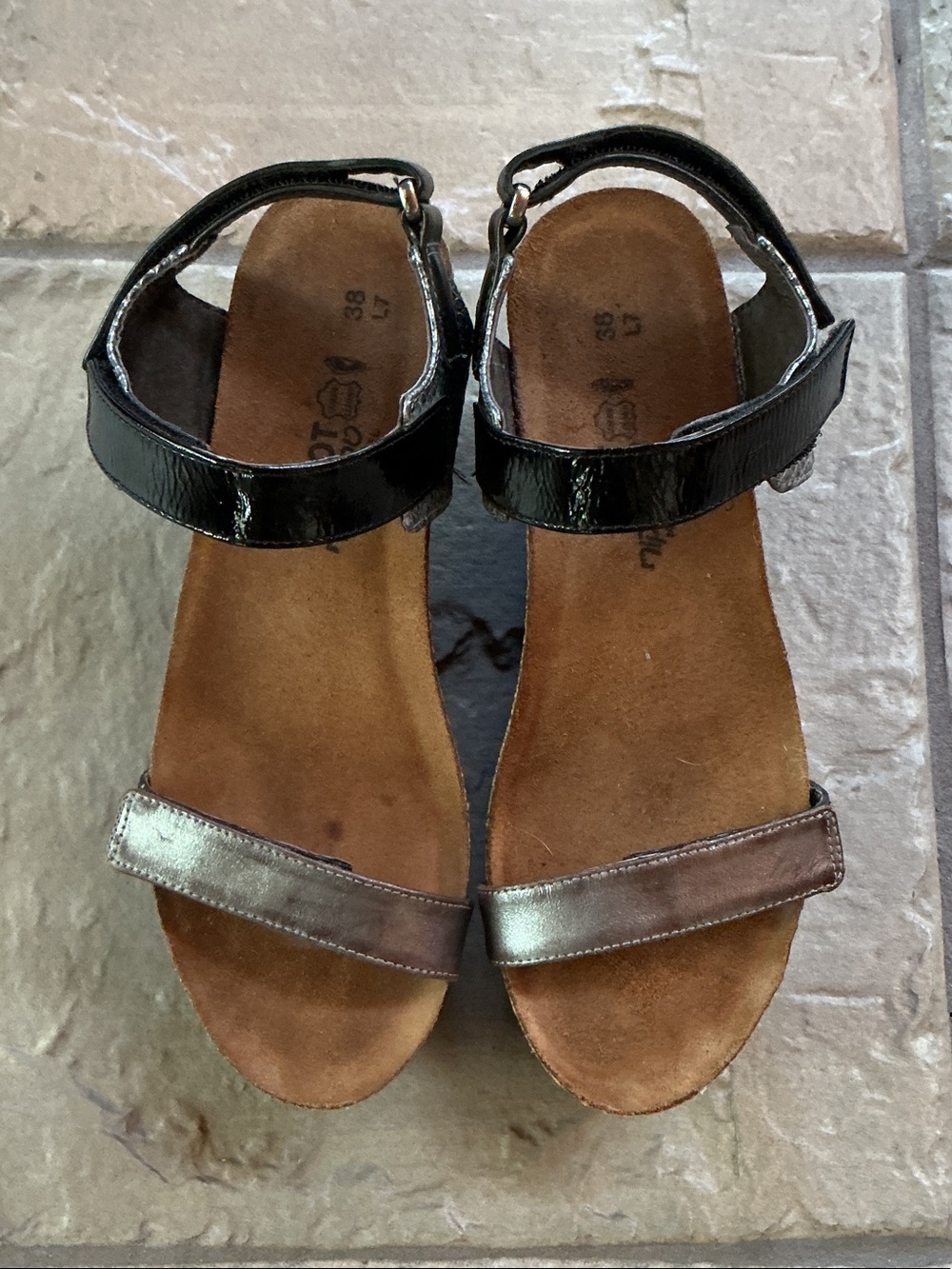 Naot wedge Velcro Sandals black and pewter